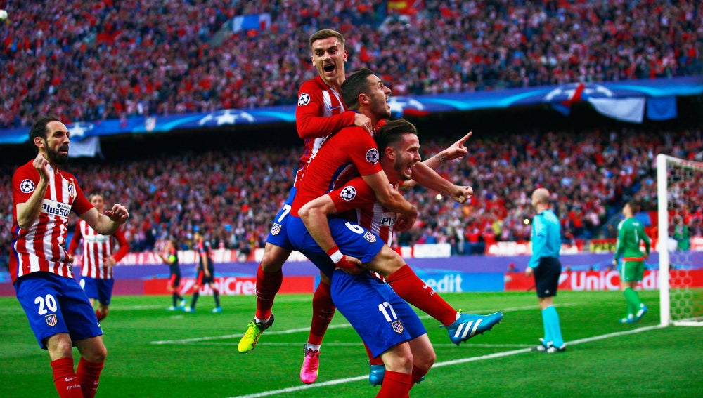 Saúl celebra su golazo al Bayern de Múnich