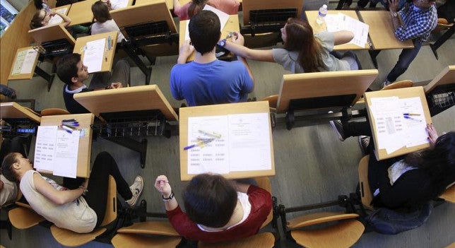 Este martes arranca la "selectividad" para más de 5.500 estudiantes extremeños Este martes arranca la "selectividad" para más de 5.500 estudiantes extremeños