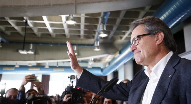 Personas Físicas: Un recuerdo para los difuntos políticos Personas Físicas: Un recuerdo para los difuntos políticos