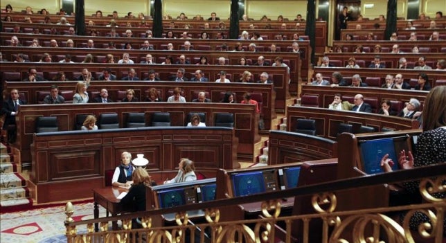 La Tertulia: Así se ha colado la política en el día a día de los españoles La Tertulia: Así se ha colado la política en el día a día de los españoles