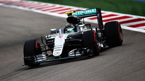 Nico Rosberg logra la 'pole' en Sochi