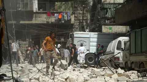 Un total de 250 muertos tras 30 ataques aéreos sobre la ciudad siria de Alepo Un total de 250 muertos tras 30 ataques aéreos sobre la ciudad siria de Alepo