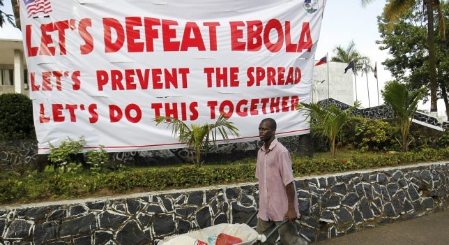 El ébola puede permanecer "durmiente" en una persona y volver a contagiar más adelante El ébola puede permanecer "durmiente" en una persona y volver a contagiar más adelante