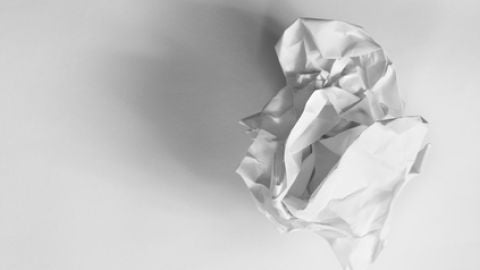 Bola de papel arrugado