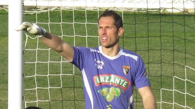 Mikel Pagola, portero del Tudelano, lleva 1106 minutos imbatido en un nuevo récord de la Segunda División B. Mikel Pagola, portero del Tudelano, lleva 1106 minutos imbatido en un nuevo récord de la Segunda División B.