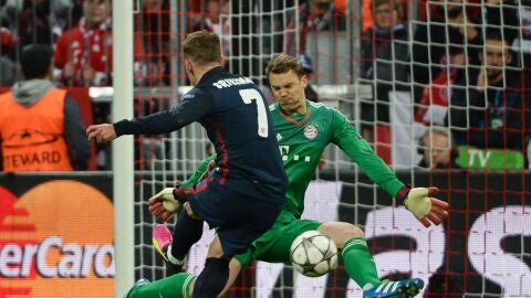 Griezmann superando a Neuer y poniendo el 1-1