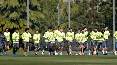 Plantilla del Real Madrid entrenando Plantilla del Real Madrid entrenando