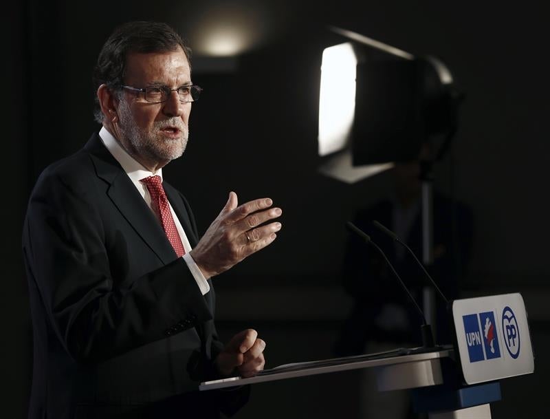 Rajoy afirma que una coalición de "radicales y extremistas" no conviene al país Rajoy afirma que una coalición de "radicales y extremistas" no conviene al país