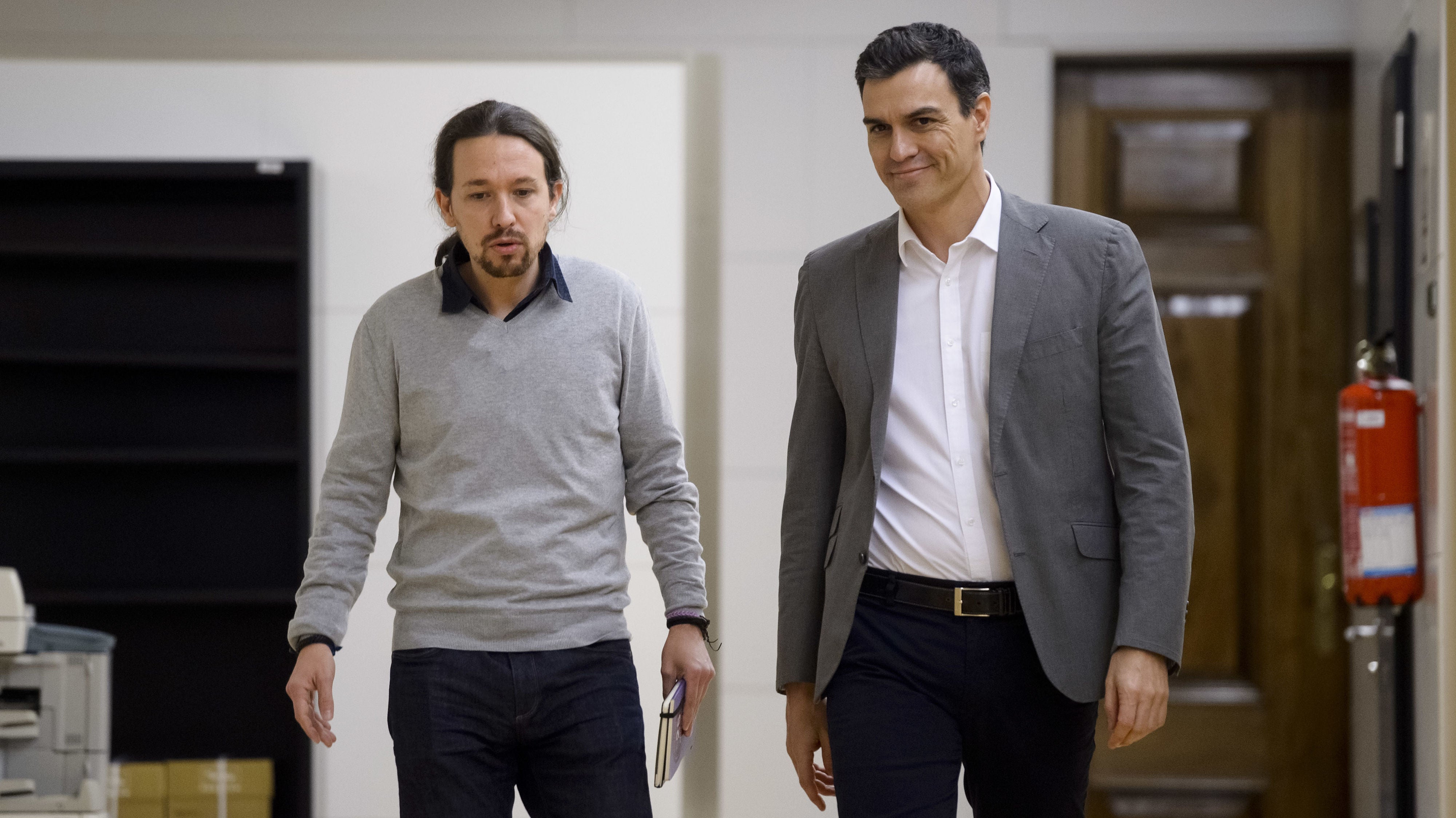 Unidos Podemos y PSOE rozarían la mayoría absoluta, según una encuesta Unidos Podemos y PSOE rozarían la mayoría absoluta, según una encuesta
