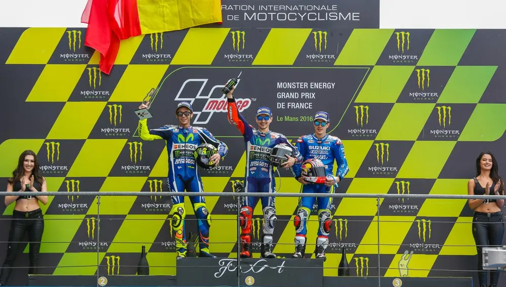 Lorenzo, Rossi y Viñales en el podio del GP de Francia Lorenzo, Rossi y Viñales en el podio del GP de Francia