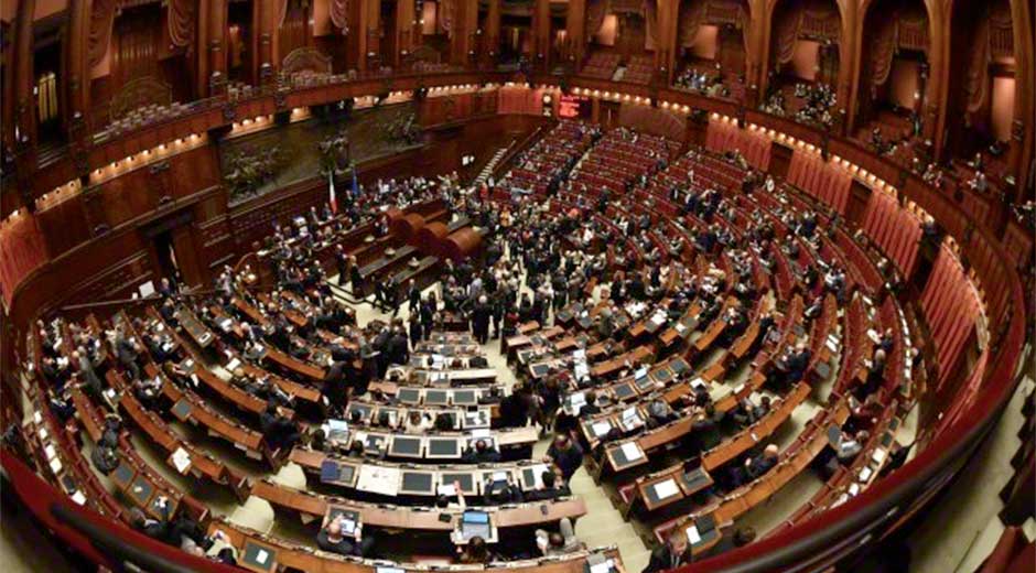 Italia aprueba la ley que regula las uniones civiles entre homosexuales Italia aprueba la ley que regula las uniones civiles entre homosexuales