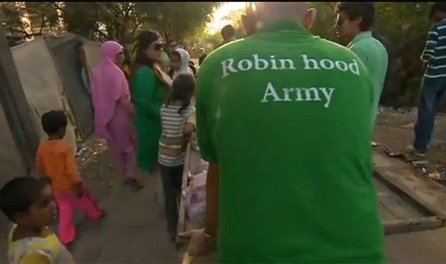 Los 'Robin Hood' de Pakistán que ayudan a los más pobres Los 'Robin Hood' de Pakistán que ayudan a los más pobres