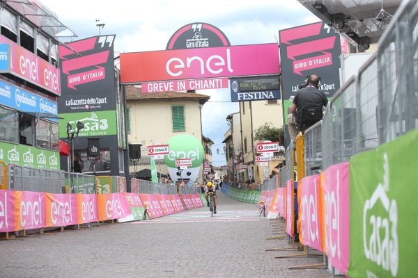 Roglic gana la crono pero Brambilla sigue con la 'maglia' rosa Roglic gana la crono pero Brambilla sigue con la 'maglia' rosa