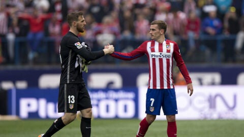 Oblak saluda a Griezmann