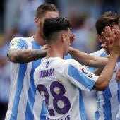 El Málaga celebra un gol de Charles