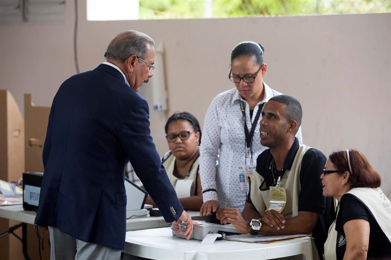 Medina encabeza los primeros resultados de las elecciones dominicanas Medina encabeza los primeros resultados de las elecciones dominicanas