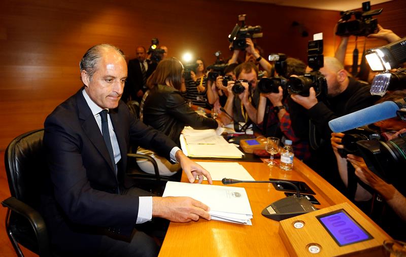Camps desmiente "rotundamente" su implicación en el caso Imelsa y amenaza con querellarse Camps desmiente "rotundamente" su implicación en el caso Imelsa y amenaza con querellarse