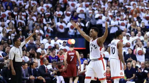 Kyle Lowry celebra la victoria ante Miami Heat Kyle Lowry celebra la victoria ante Miami Heat