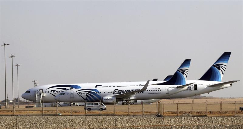Desaparece un avión de EgytAir con 66 personas a bordo Desaparece un avión de EgytAir con 66 personas a bordo