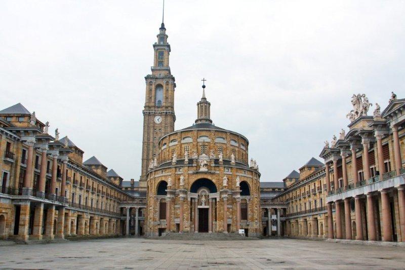 La Universidad Laboral tiene complicado convertirse en Patrimonio de la Humanidad La Universidad Laboral tiene complicado convertirse en Patrimonio de la Humanidad