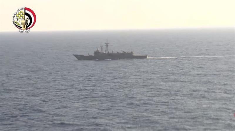 Un submarino se une a las labores de búsqueda de los restos del avión de Egyptair Un submarino se une a las labores de búsqueda de los restos del avión de Egyptair