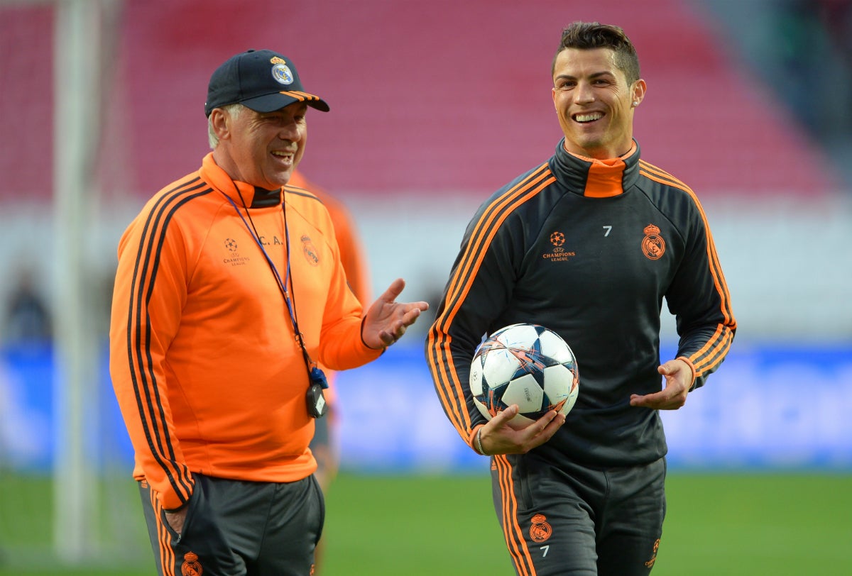 Rummenigge: "¿Fichar a Cristiano Ronaldo? Eso pertenece al reino de la fábula" Rummenigge: "¿Fichar a Cristiano Ronaldo? Eso pertenece al reino de la fábula"
