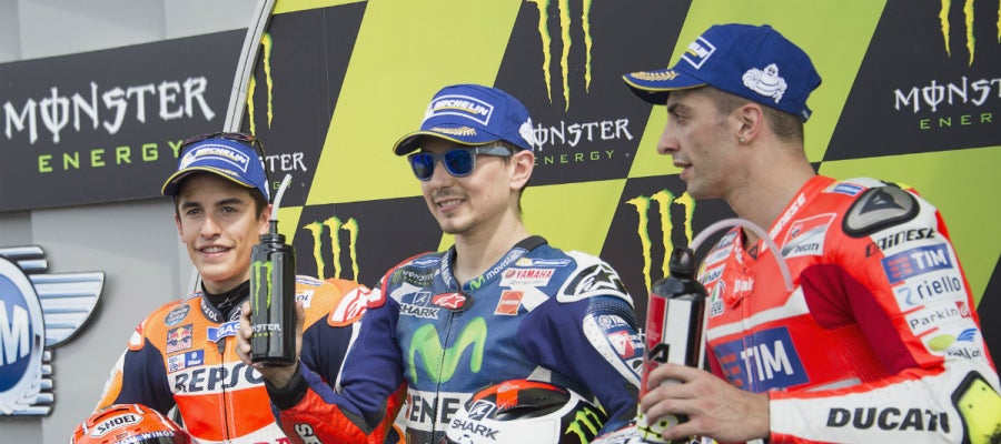 Lorenzo, Márquez, y Andrea Ianonne, en el podio de Mugello Lorenzo, Márquez, y Andrea Ianonne, en el podio de Mugello