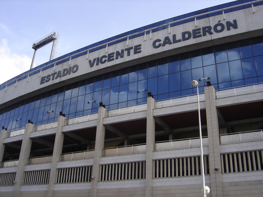 Homenaje a los veteranos del Atlético antes del partido contra el Granada Homenaje a los veteranos del Atlético antes del partido contra el Granada