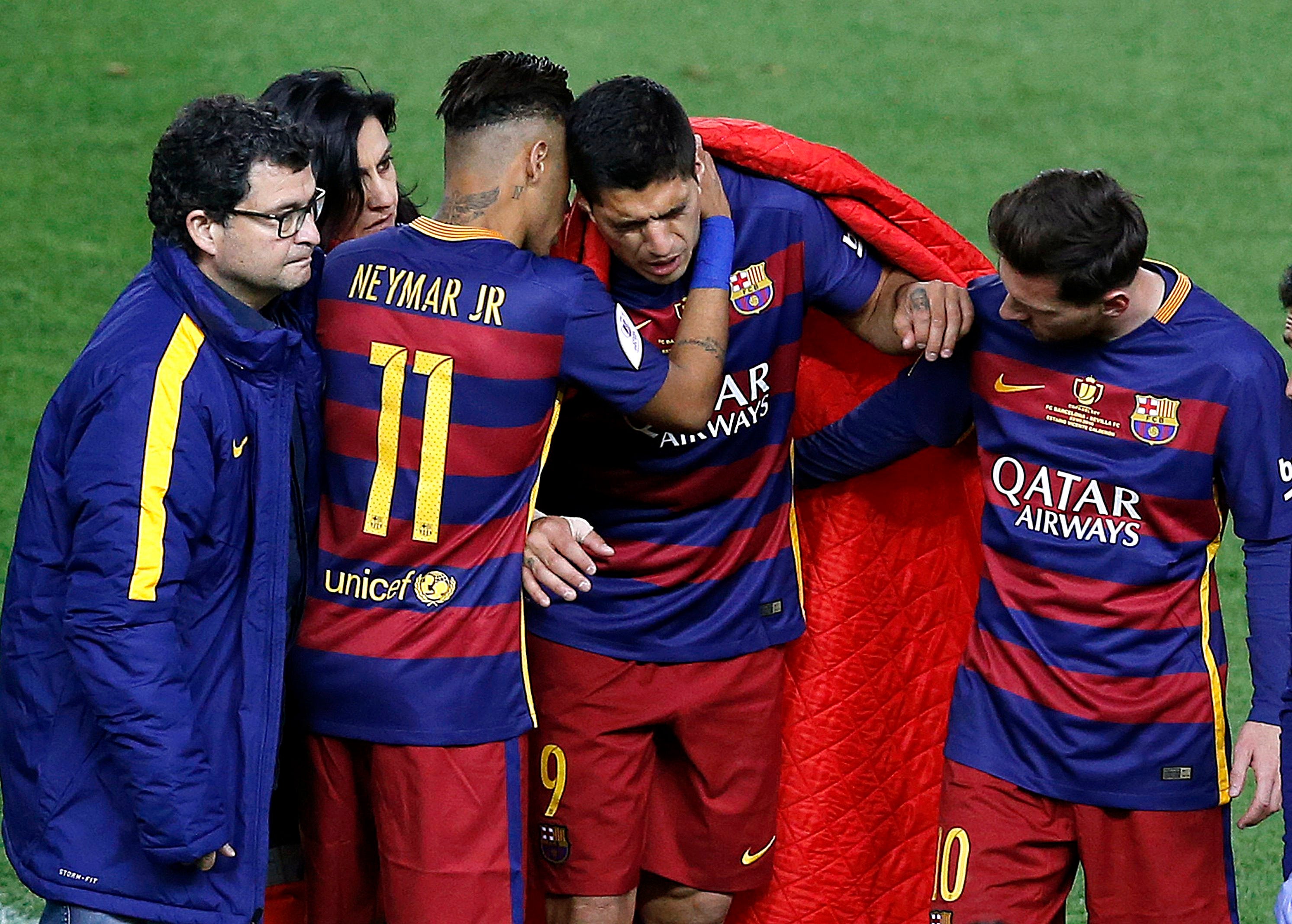 Luis Suárez sufre una lesión en el semimembranoso de la pierna derecha Luis Suárez sufre una lesión en el semimembranoso de la pierna derecha