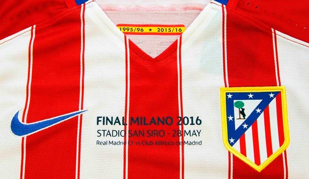El Atlético presenta su camiseta para la final de la Champions League de Milán El Atlético presenta su camiseta para la final de la Champions League de Milán