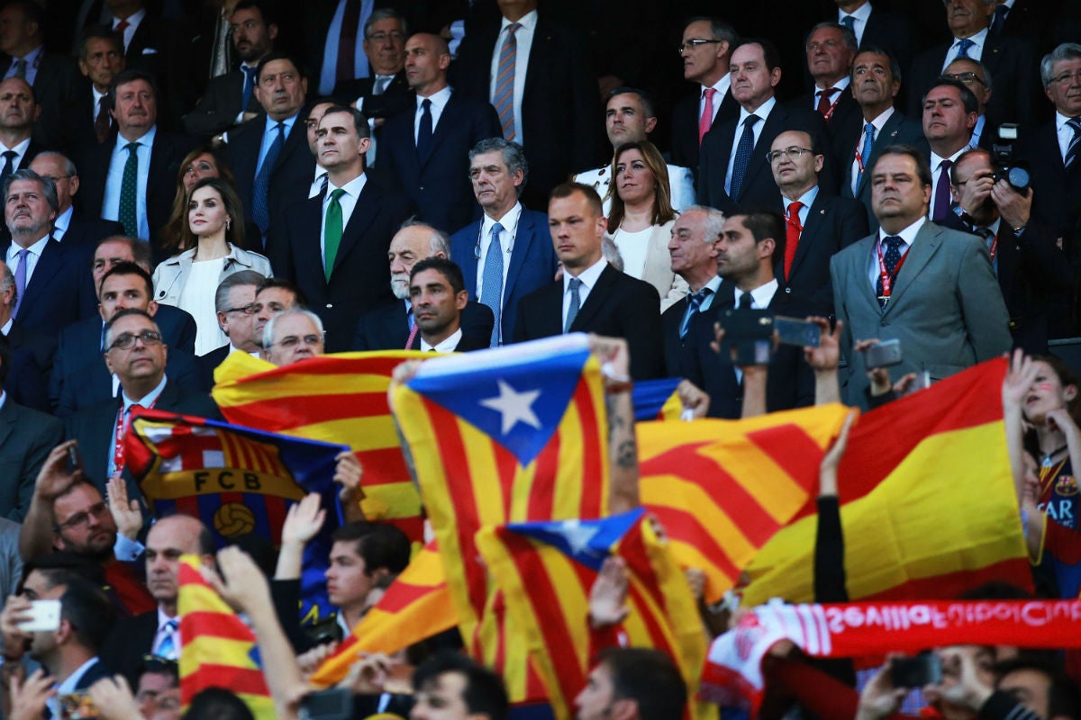 Un juez defiende la exhibición de esteladas en la final de Copa del Rey de 2016 porque lo ampara la libertad de expresión Un juez defiende la exhibición de esteladas en la final de Copa del Rey de 2016 porque lo ampara la libertad de expresión