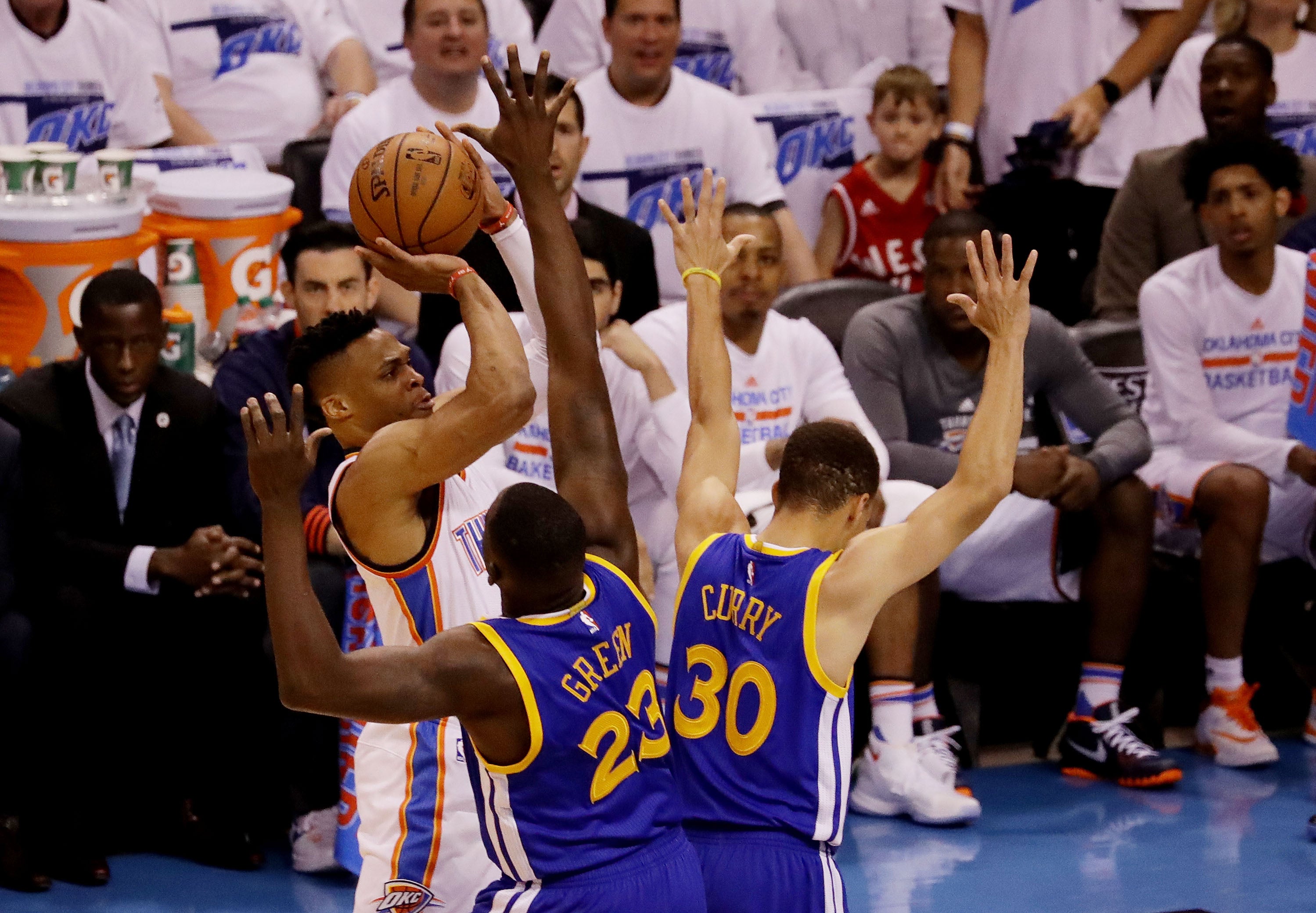 Los Thunder apagan a los Warriors y colocan el 2-1 en la serie Los Thunder apagan a los Warriors y colocan el 2-1 en la serie