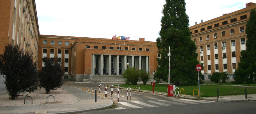 Universidad Complutense de Madrid Universidad Complutense de Madrid