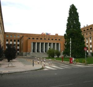Universidad Complutense de Madrid Universidad Complutense de Madrid