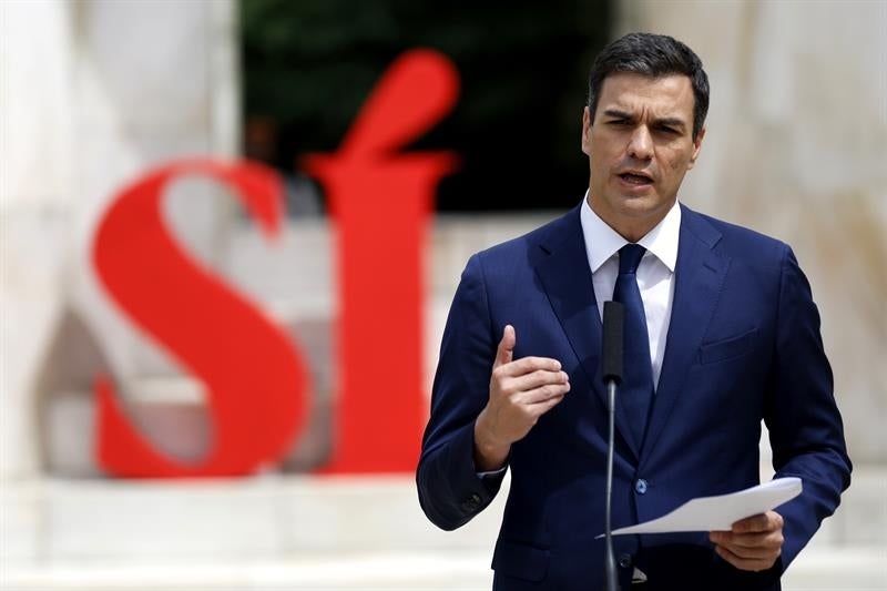 Personas físicas: La "enérgica retórica" de Pedro Sánchez durante la precampaña Personas físicas: La "enérgica retórica" de Pedro Sánchez durante la precampaña