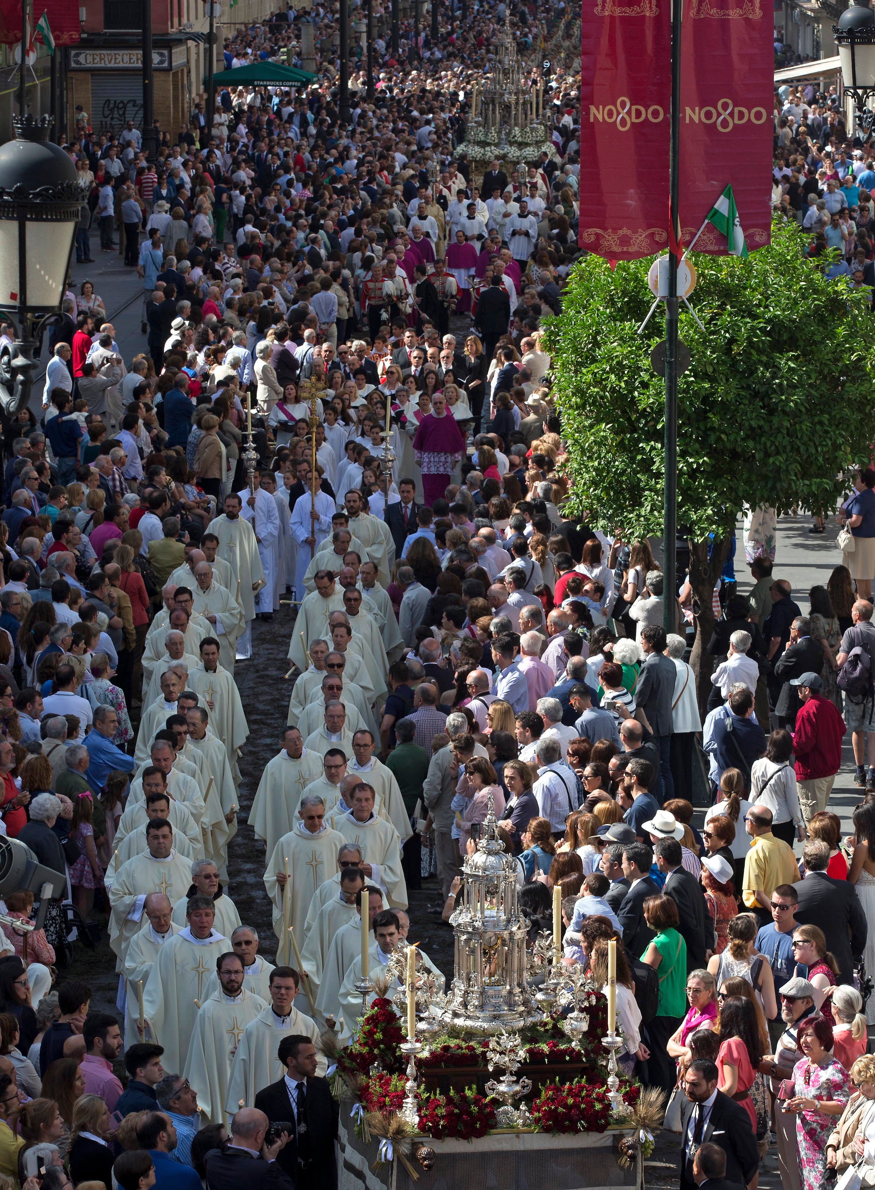El arzobispo Celso Morga preside este domingo las eucaristías y procesiones en Badajoz y Mérida por el Corpus Christi El arzobispo Celso Morga preside este domingo las eucaristías y procesiones en Badajoz y Mérida por el Corpus Christi