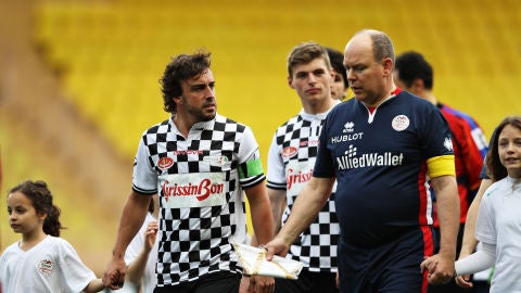 Fernando Alonso, durante un partidillo ben&eacute;fico