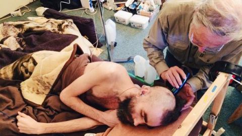 El genetista que lucha por curar a su hijo de una enfermedad rara.