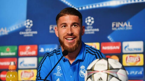 Sergio Ramos responde a los periodistas en la previa de la final