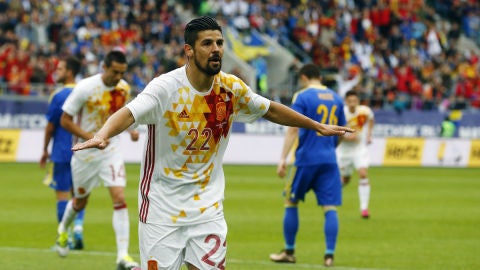 Nolito celebra un gol con Espa&ntilde;a