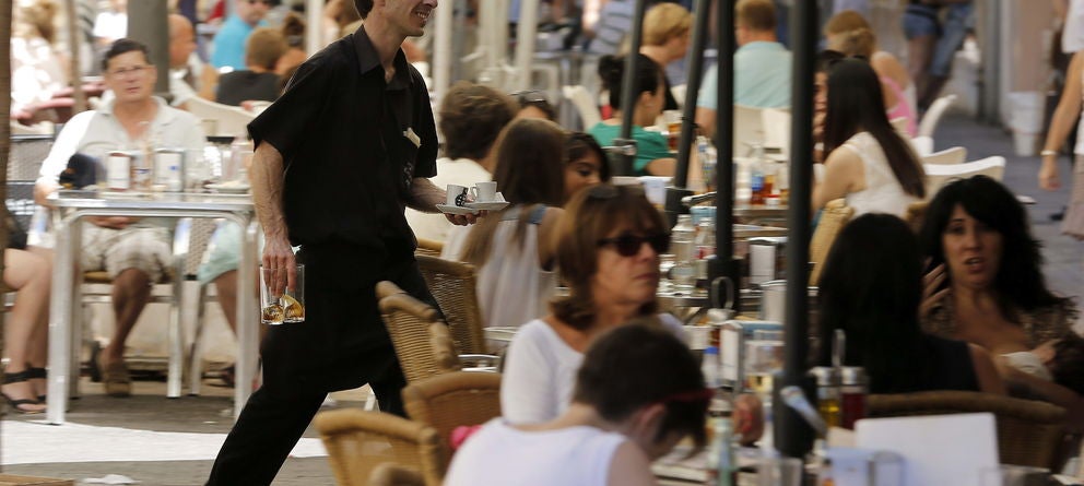 Detenido un camarero por violar a una joven en un bar de Barcelona Detenido un camarero por violar a una joven en un bar de Barcelona