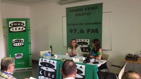 Onda Cero Alcalá "En tu barrio" desde el Centro de Salud Juan de Austria La presidenta del Distrito V de Alcalá de Henares, Yolanda Besteiro, participa en Alcalá de Henares en la Onda desde el Centro de Salud Juan de Austria