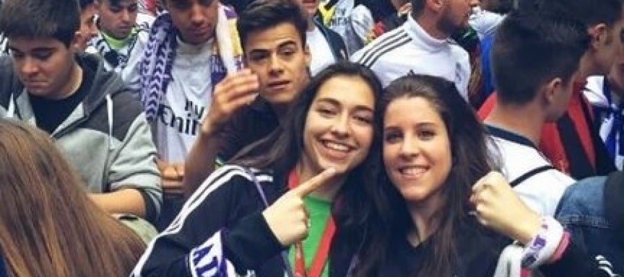 Sara Ezquerro y María Calvo festejando en Cibeles Sara Ezquerro y María Calvo festejando en Cibeles