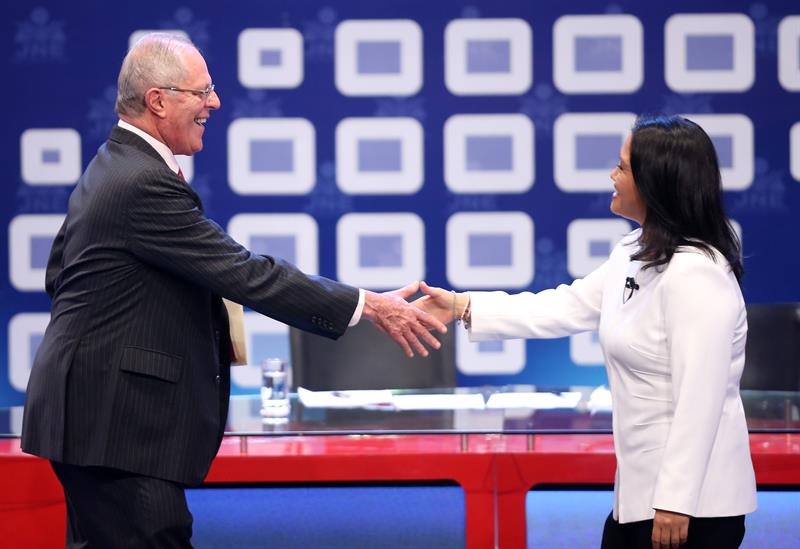Se reduce la ventaja de Kuczynski sobre Fujimori con el 94,8% de los votos escrutados en Perú Se reduce la ventaja de Kuczynski sobre Fujimori con el 94,8% de los votos escrutados en Perú