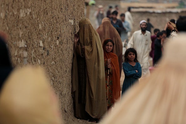 Condenan a morir lapidada por adulterio a una joven que fue violada a punta de pistola en Pakistán Condenan a morir lapidada por adulterio a una joven que fue violada a punta de pistola en Pakistán