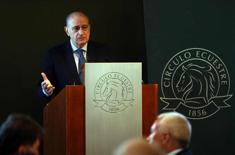 Fernández Díaz pide al PSOE que olvide vetos y apueste por la gran coalición Fernández Díaz pide al PSOE que olvide vetos y apueste por la gran coalición