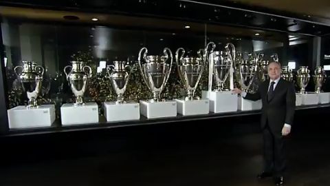 Florentino P&eacute;rez con las 11 Champions League del club madridista