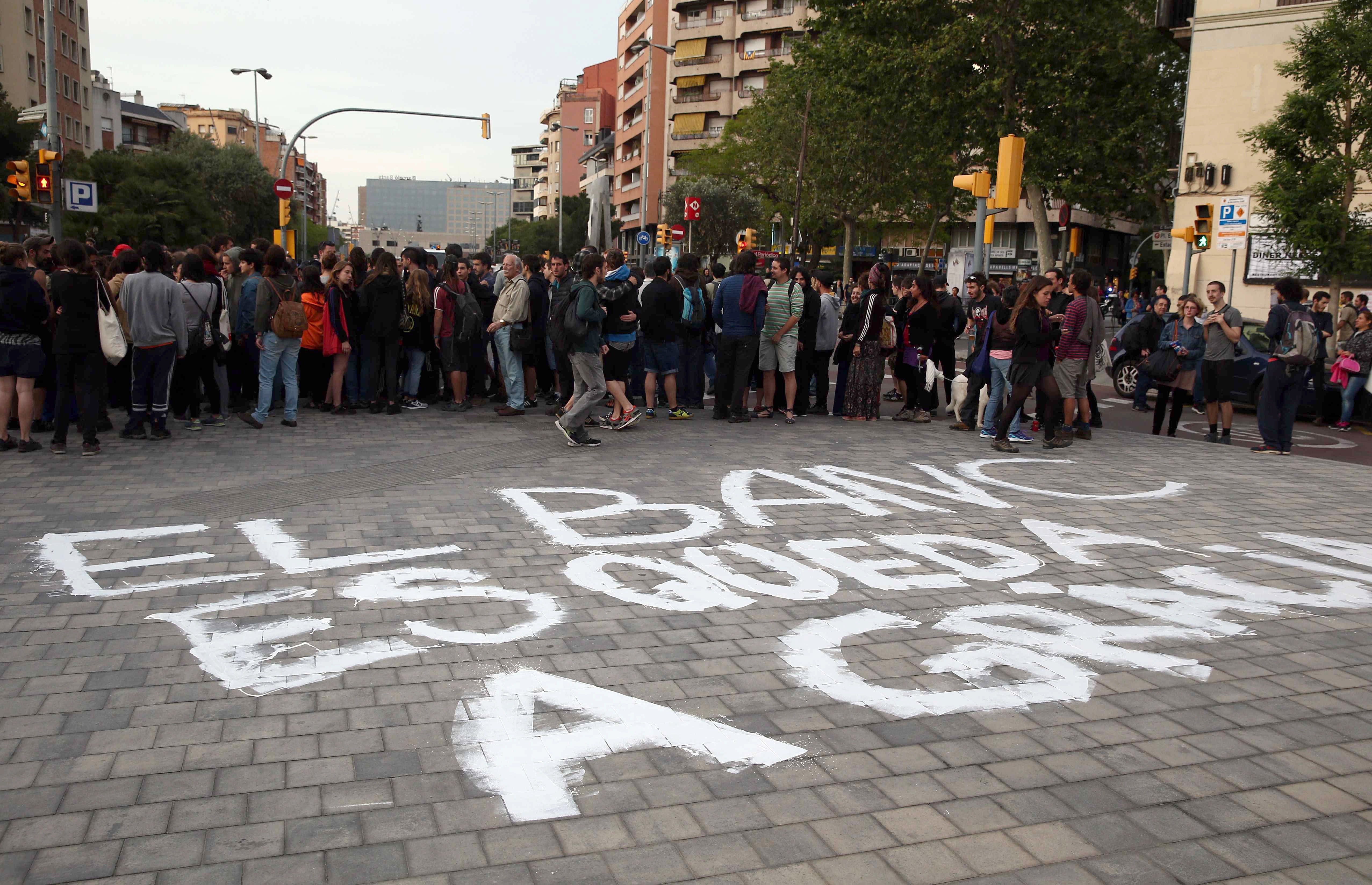 Concejal del barrio de Gracia: "El local okupado tiene todo un simbolismo que respetamos" Concejal del barrio de Gracia: "El local okupado tiene todo un simbolismo que respetamos"