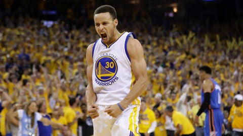 Stephen Curry celebra el triunfo de los Warriors