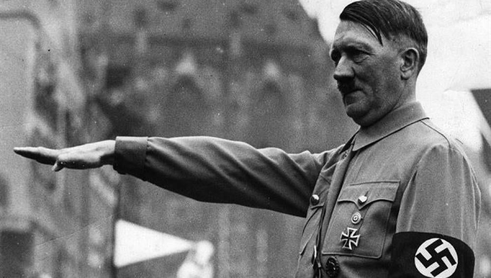 Investigan a un hombre por imitar a Hitler en la ciudad natal del dictador  nazi | Onda Cero Radio